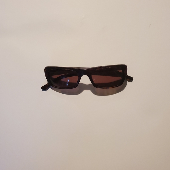 DOLCE & GABBANA SUNGLASSES - Picture 1 of 6